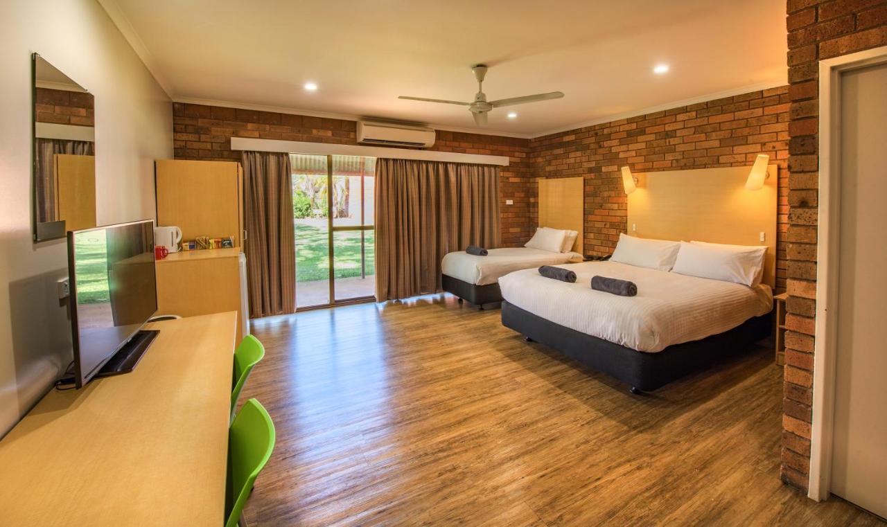 Contour Hotel Katherine Buitenkant foto