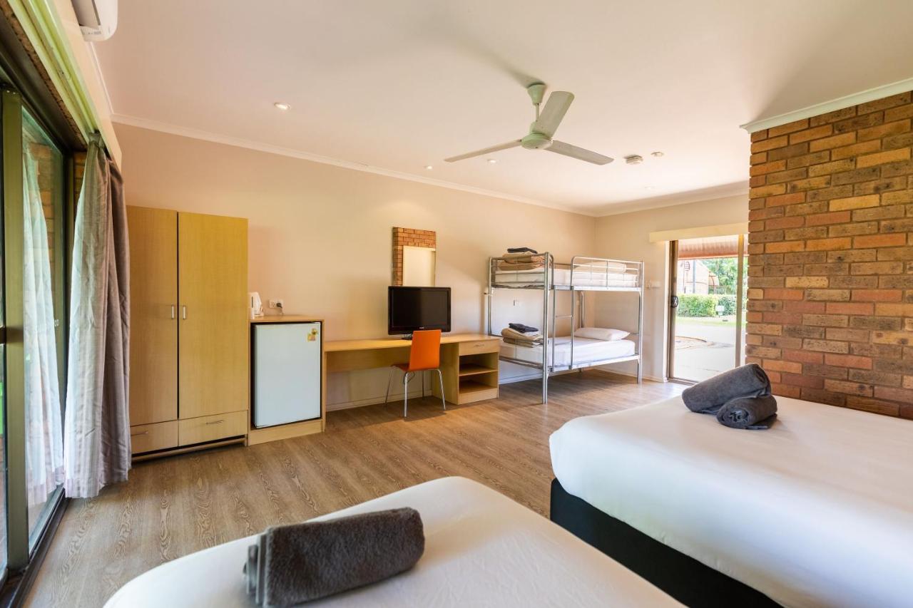 Contour Hotel Katherine Buitenkant foto