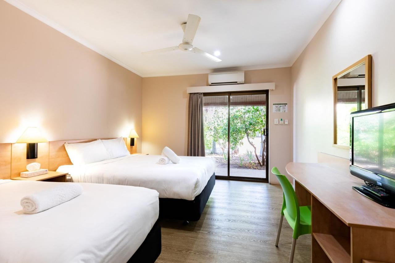 Contour Hotel Katherine Buitenkant foto