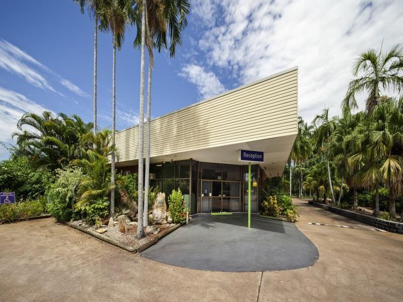 Contour Hotel Katherine Buitenkant foto
